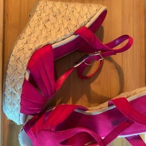 NWT American Eagle Pink Wedges (Women’s 9.5)